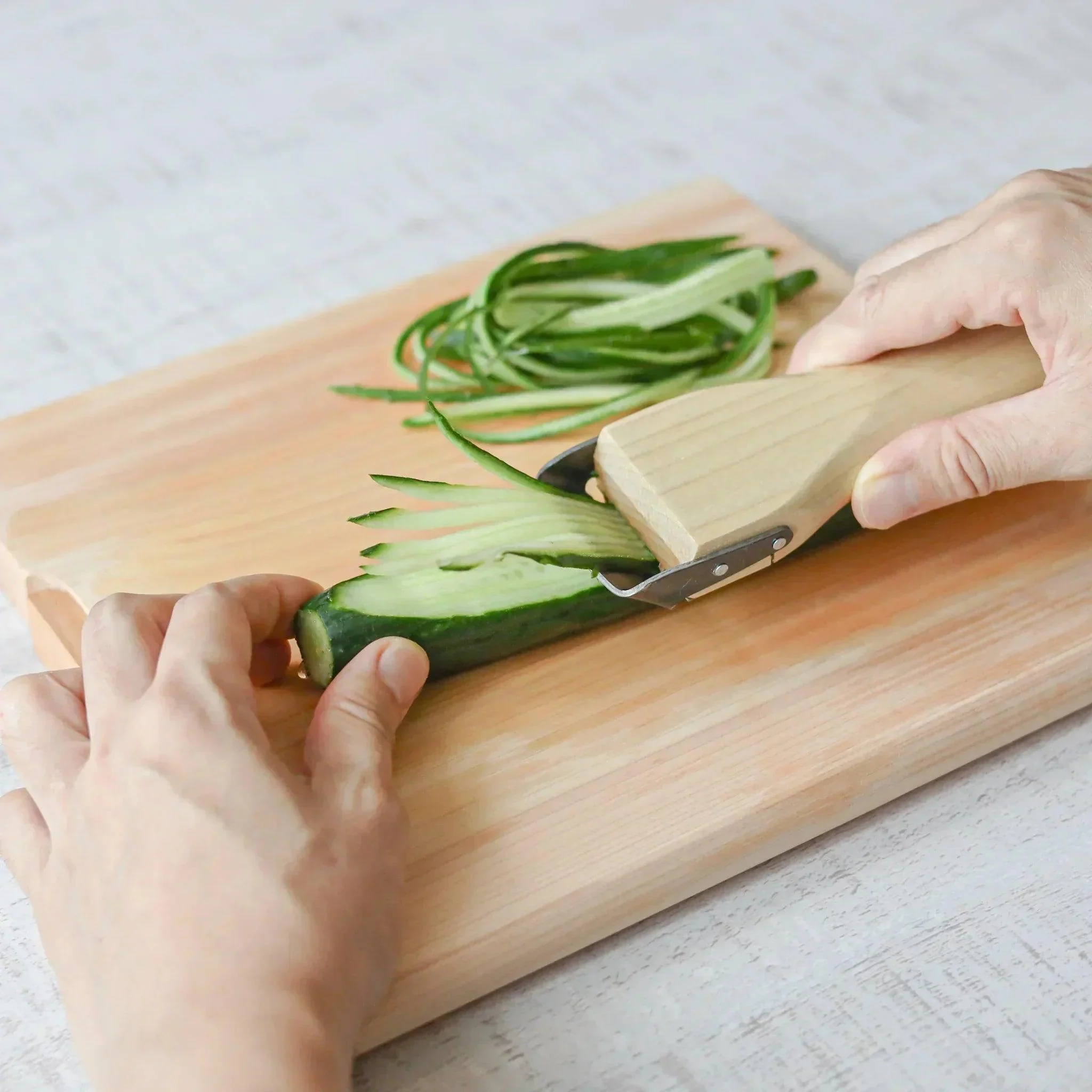Wood Handle Julienne Peeler - Image 3